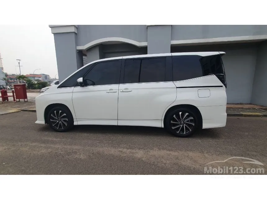 2024 Toyota Voxy (Premium Color) MPV