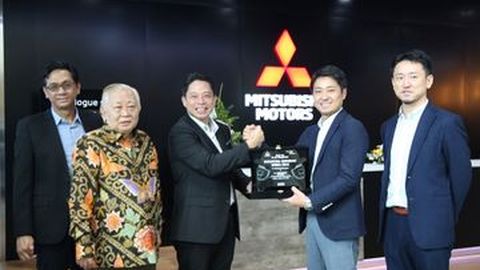 Mitsubishi Klaim Dealer Sudirman yang Menempel Dealer Toyota Sebagai Kebetulan