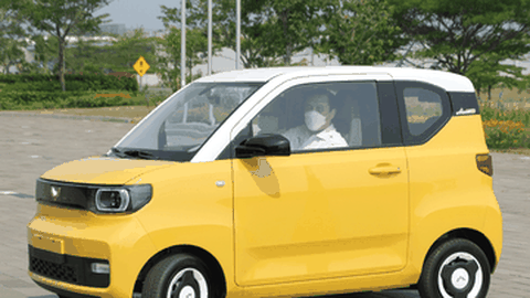 Saat Luhut dan 2 Menteri Jokowi Lainnya Jajal Mobil Listrik Wuling