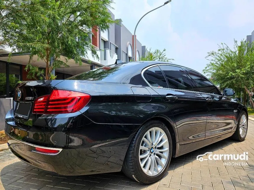 2015 BMW 528i Luxury Sedan