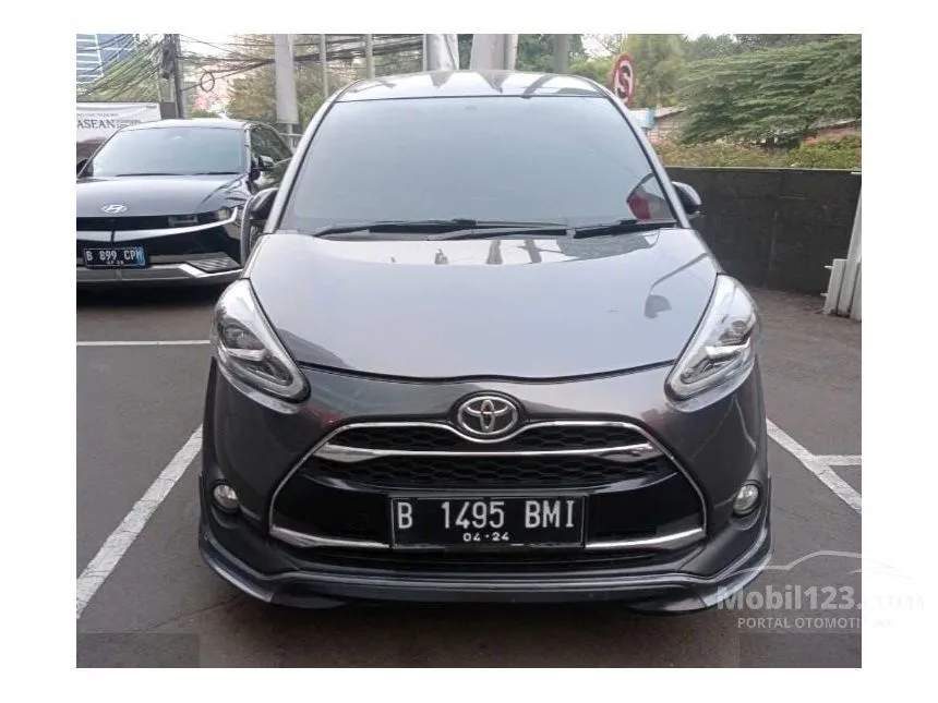 Jual Mobil Toyota Sienta 2017 Q 1.5 di DKI Jakarta Automatic MPV Abu