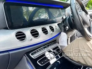 2017 Mercedes-Benz E250 2.0 Avantgarde CKD Sedan