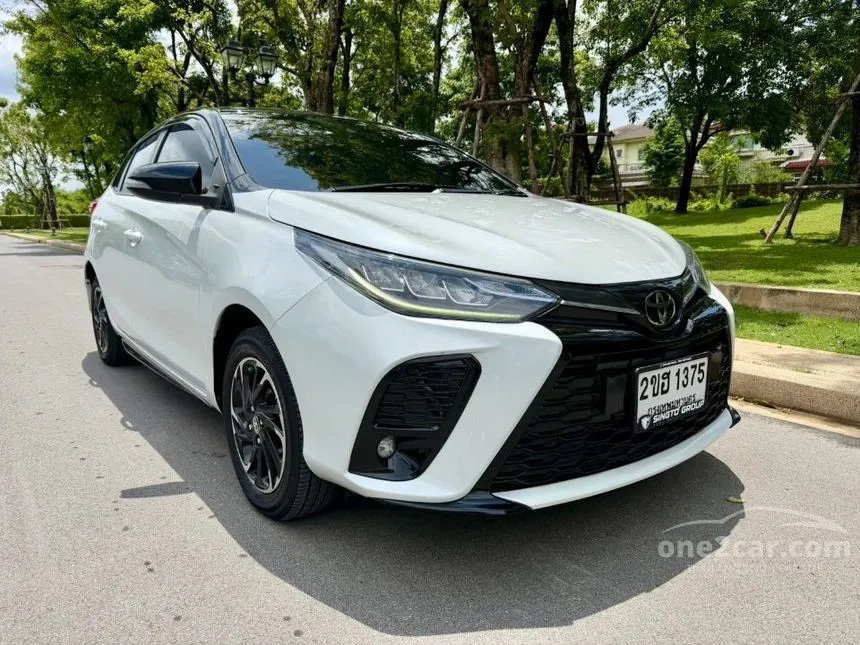 2022 Toyota YARIS Sport Premium Hatchback