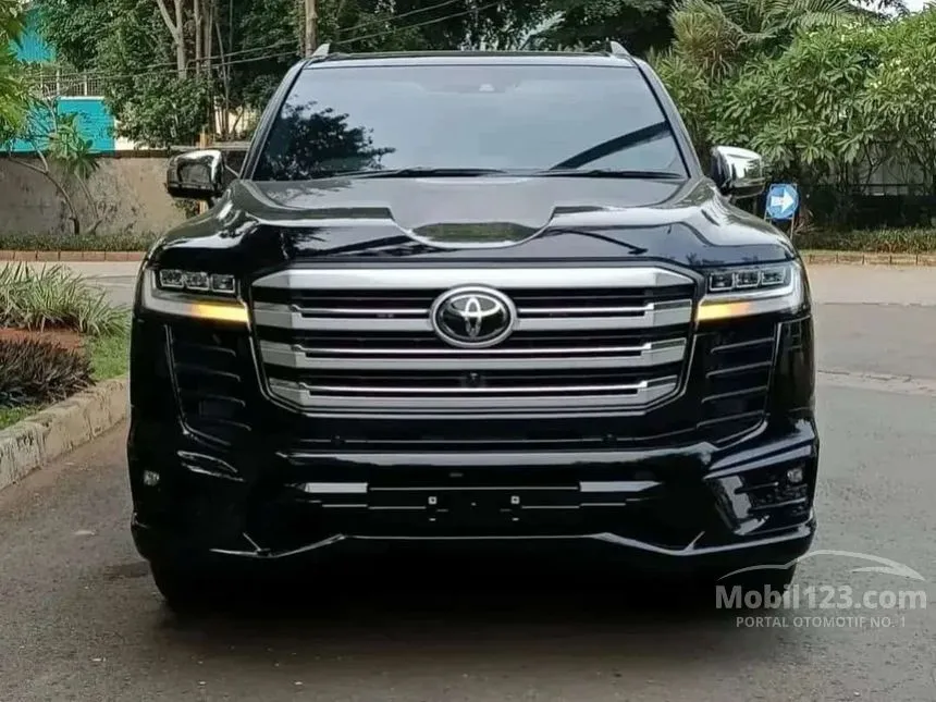 Jual Mobil Toyota Land Cruiser 2024 VX
