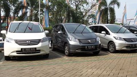Beli Mobil Bekas dengan Bunga Menarik di Mobil88