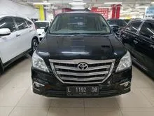 2015 Toyota Kijang Innova 2.5 V Luxury AT Hitam Metalik.