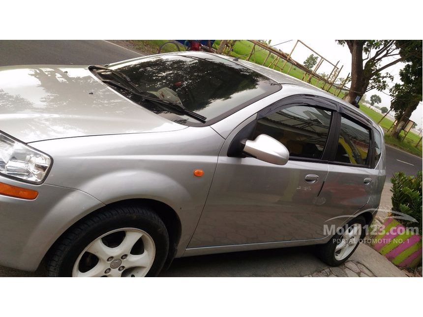 Jual Mobil Chevrolet Aveo 2004 T200 1 5 Di Jawa Timur Manual Hatchback Silver Rp 62 000 000 4995557 Mobil123 Com