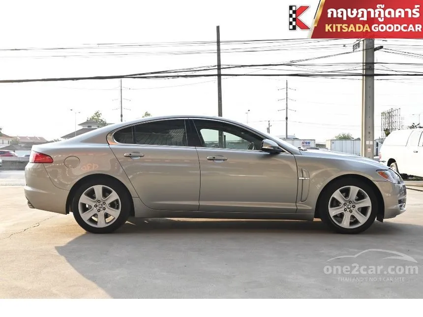2011 Jaguar XF Premium Luxury Sedan