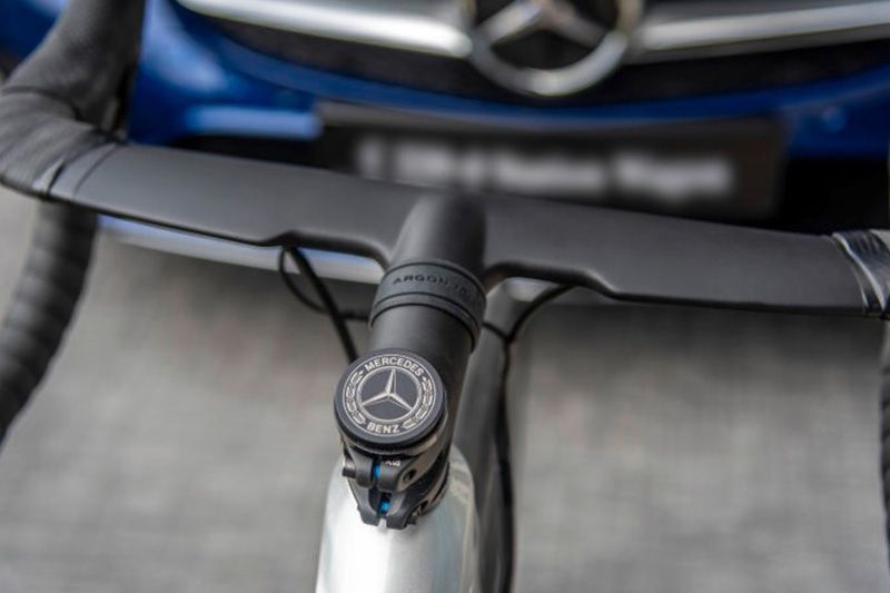Marcedes-Benz Garap Sepeda Balap Eksklusif 3