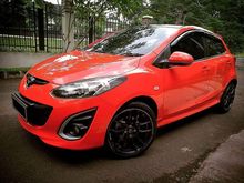 2012 Mazda 2 R AT Merah Sexy, Istimewa