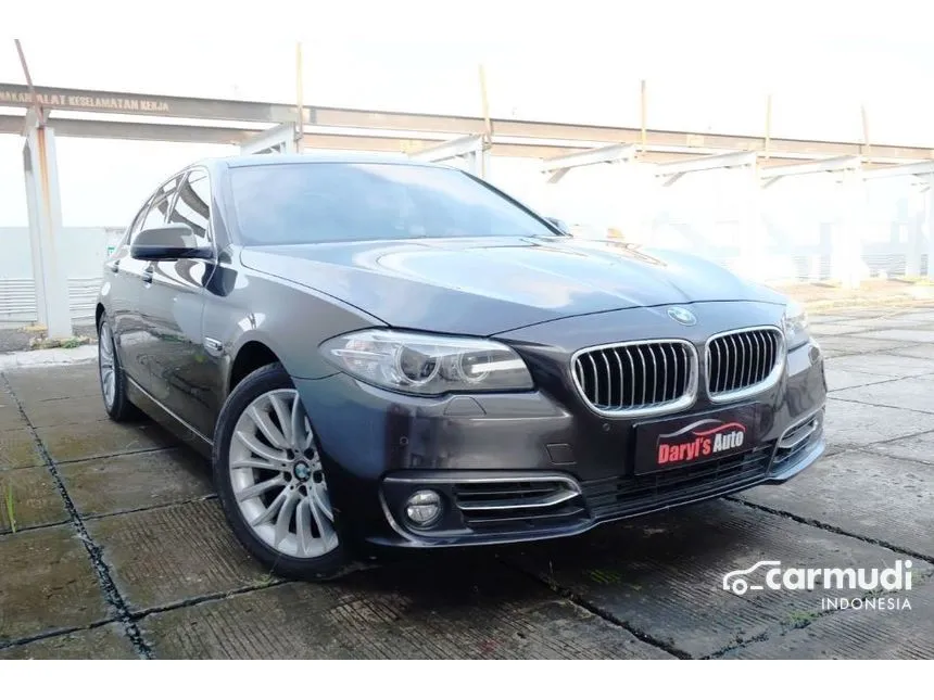 2015 BMW 528i Luxury Sedan