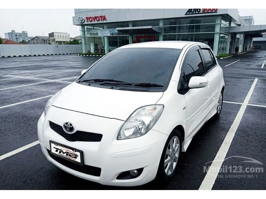 2011 Toyota Yaris S Hatchback