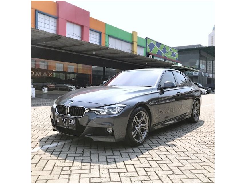 Jual Mobil  BMW  330i  2019 M  Sport  2 0 di DKI Jakarta 