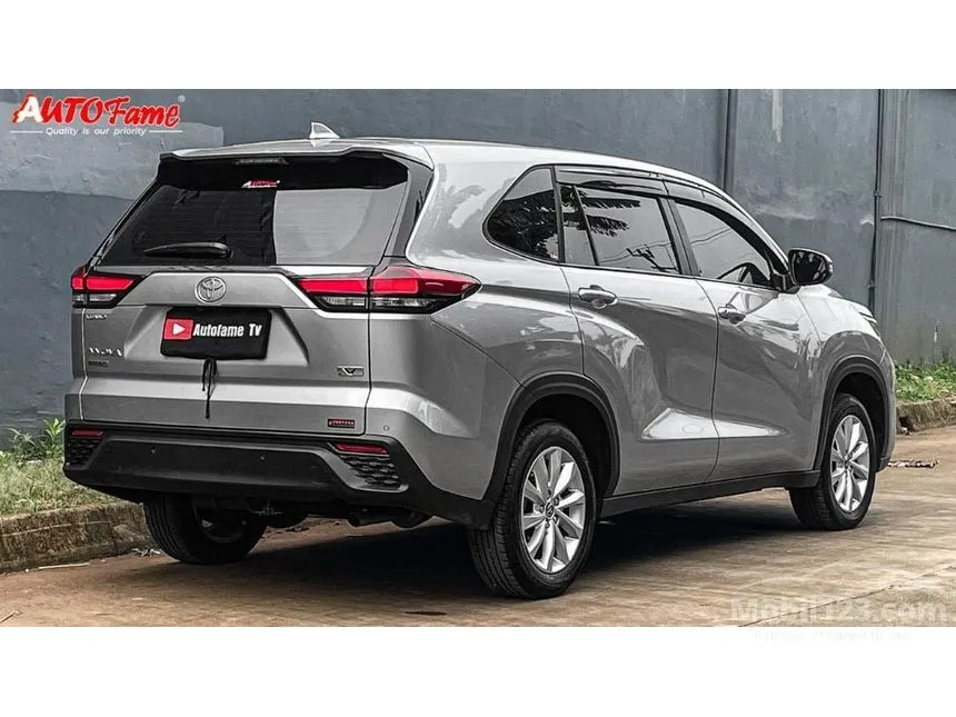 2023 Toyota Kijang Innova Zenix V (Premium Color) MPV