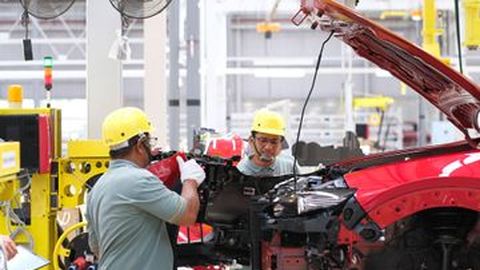 Mazda Resmi Punya Pabrik di Indonesia! CX-30 Model Pertama yang Dirakit