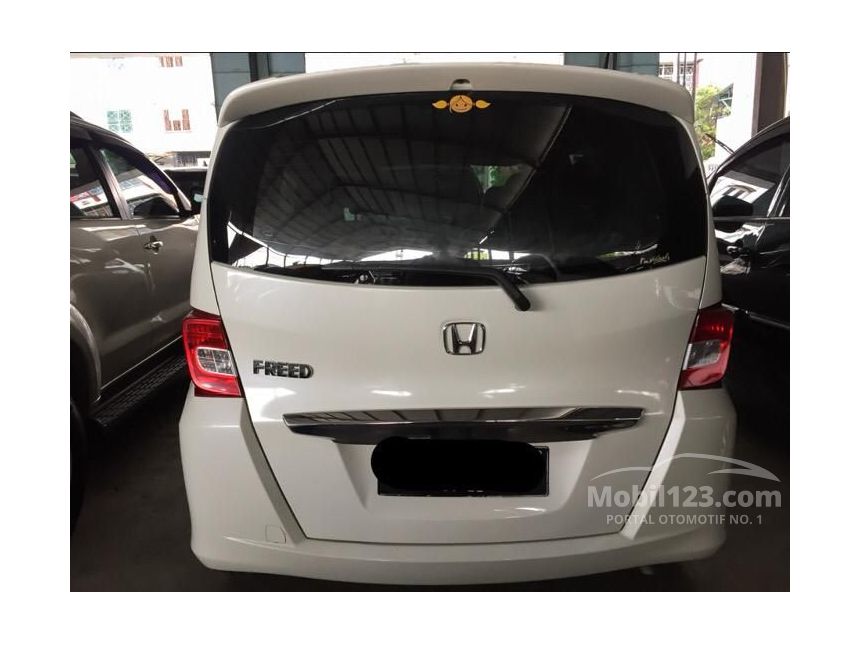 Jual Mobil  Honda  Freed  2012 E 1 5 di Sumatera Utara 