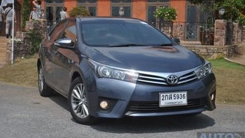 รีวิว Toyota Altis 1.8 ปี 2014 มือสอง ยังน่าใช้อยู่ไหม?