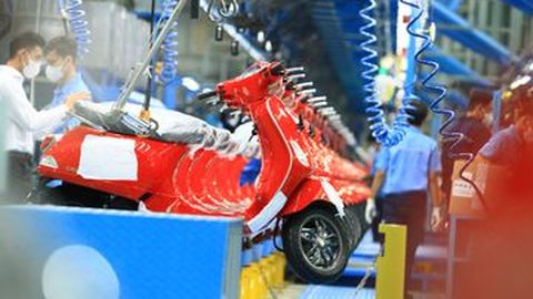 Pabrik Piaggio di Indonesia Jadi! Vespa LX-125 iGets Rakitan Lokal Pertama