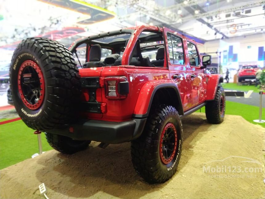 Jual Mobil  Jeep  Wrangler  2021  Rubicon  2 0 di Kalimantan 