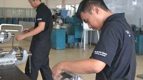 Mercedes-Benz Indonesia Gelar Program Beasiswa Periode 2017-2020