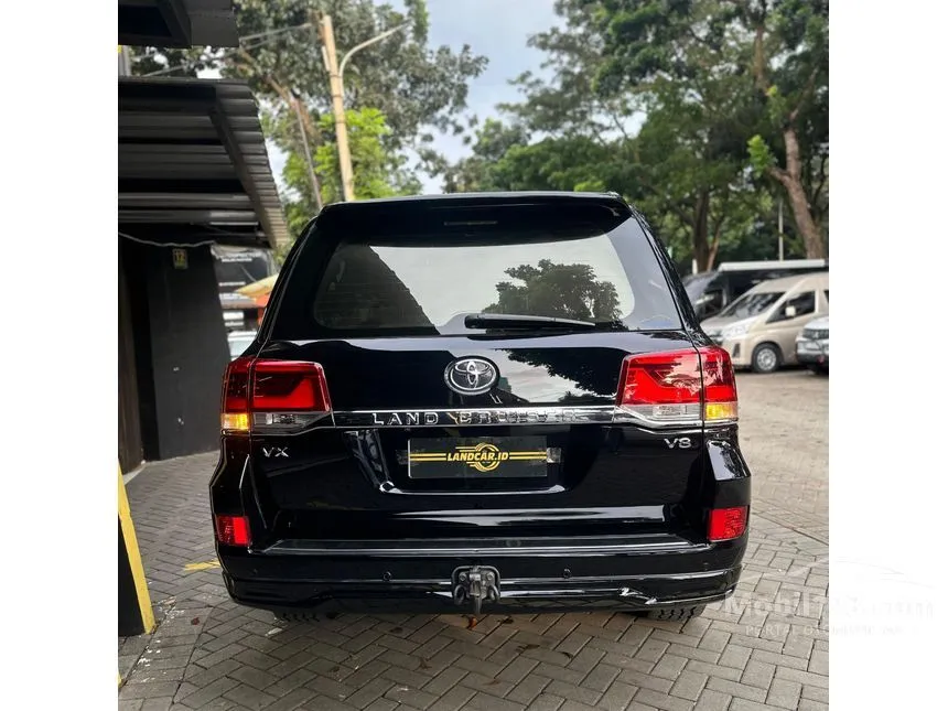 2014 Toyota Land Cruiser 200 Standard spec SUV