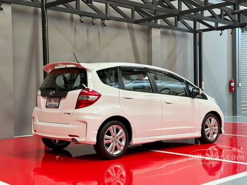 2013 Honda JAZZ SV Hatchback