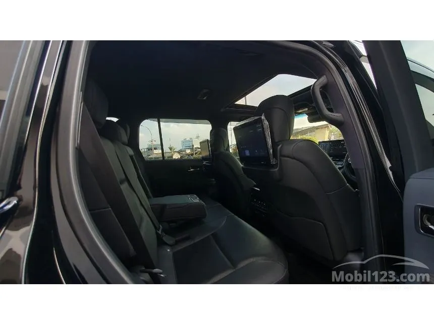 2023 Toyota Land Cruiser 300 VX-R SUV