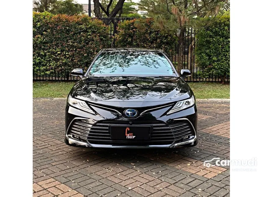 2021 Toyota Camry Hybrid Sedan