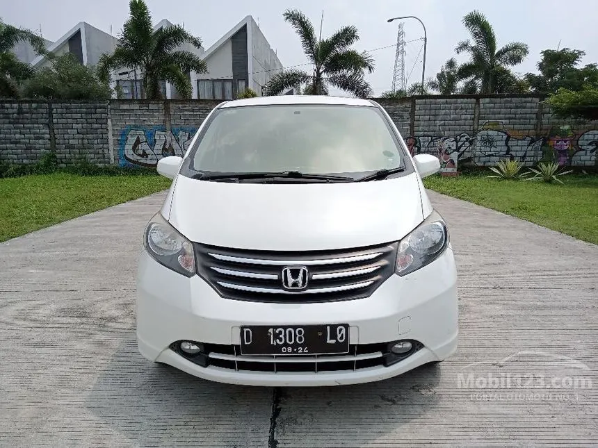 Jual Mobil Honda Freed 2009 1.5 1.5 di Jawa Barat Automatic MPV Putih Rp 125.000.000