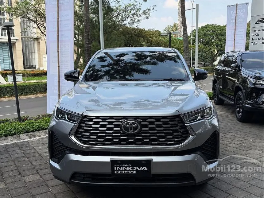 2025 Toyota Kijang Innova Zenix V (Non Premium Color) MPV