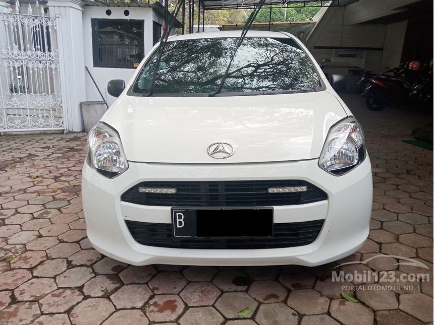 Jual Mobil  Daihatsu Ayla  2021 D 1 0 di Jawa  Timur  Manual 