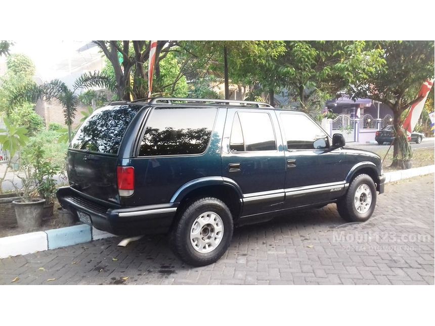 Jual Mobil Opel Blazer  1998 2 2 Manual 2 2 di Jawa Timur 