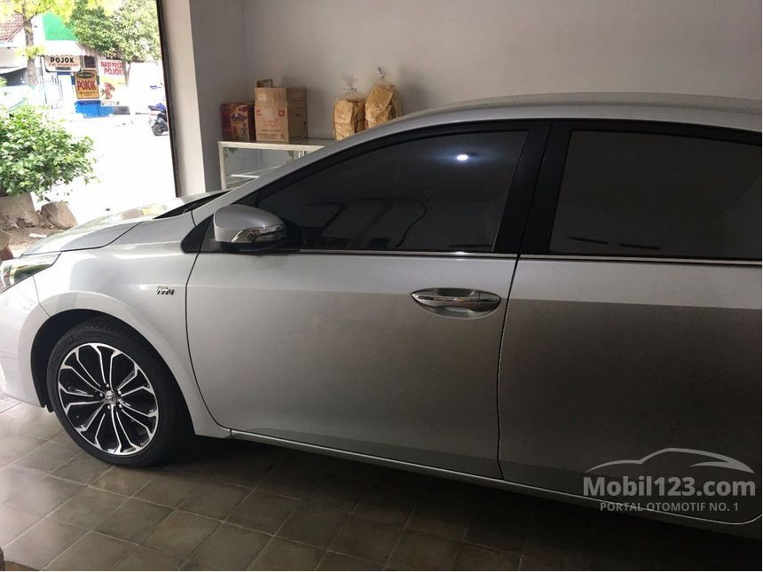 Jual Mobil Toyota Corolla Altis 2015 V 1.8 di Jawa Timur 