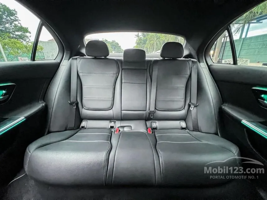 2022 Mercedes-Benz C200 Avantgarde Line Sedan