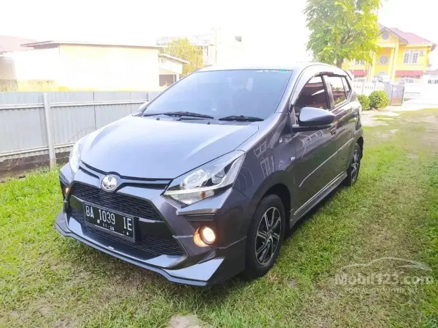 Jual Mobil Toyota Agya 2021 GR Sport 1.2 di Riau Automatic Hatchback Abu