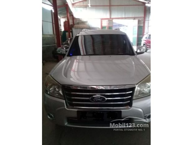 Ford Everest Mobil bekas dijual di Dki-jakarta Indonesia Ford Everest Mobil bekas dijual di Dki-jakarta Indonesia