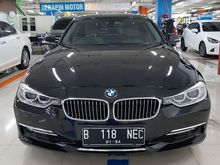 2013 BMW 320i 2.0 Luxury Sedan