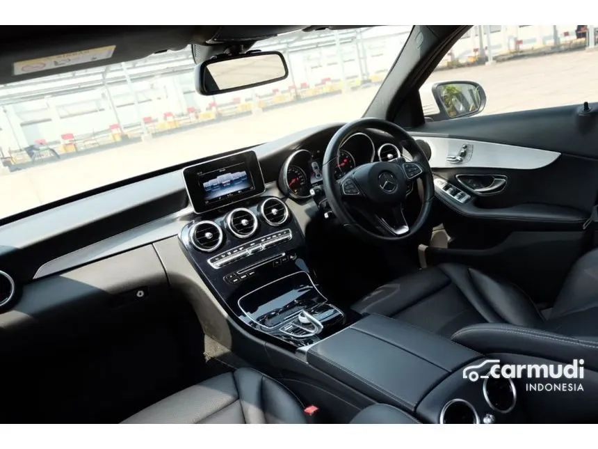 2018 Mercedes-Benz C200 AMG Line Sedan