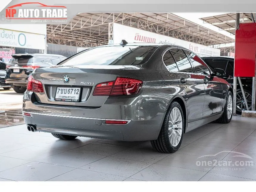 2015 BMW 528i Luxury Sedan