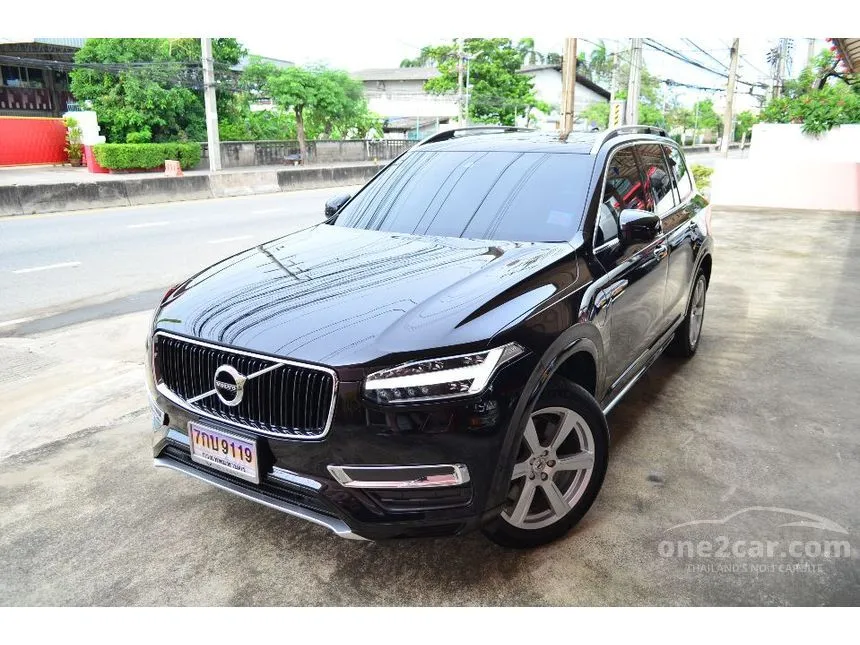 2017 Volvo XC90 T8 Momentum SUV