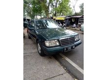 1995 Mercedes-Benz E220 2.2 Sedan