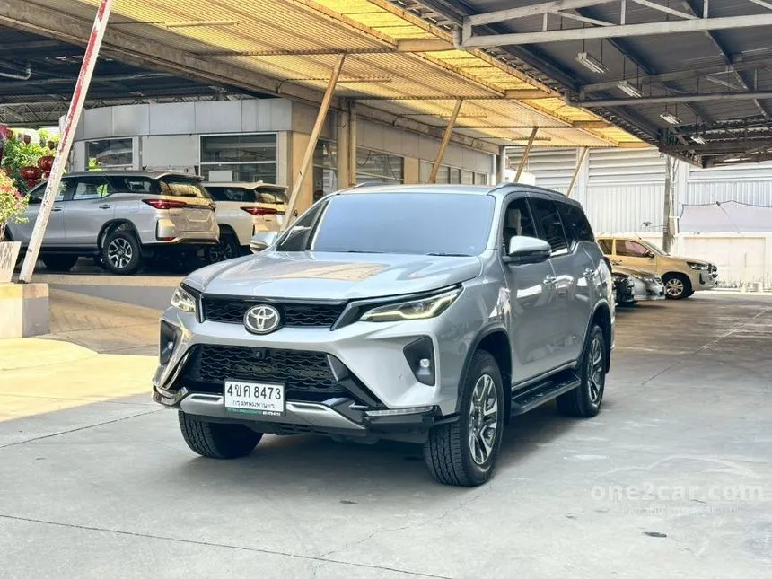 2023 Toyota FORTUNER Leader V SUV