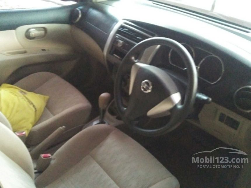 Jual Mobil Nissan Grand Livina 2013 XV 1 5 di Jawa Barat 