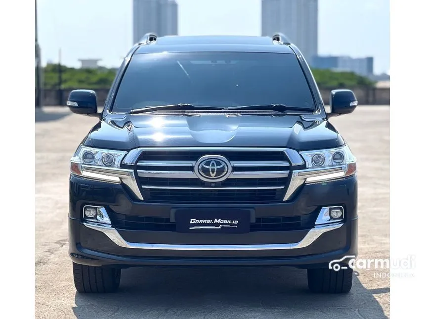 2019 Toyota Land Cruiser 200 VX-R SUV