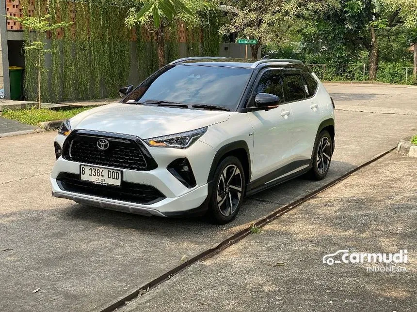 2023 Toyota Yaris Cross S HV (2 Tone) w GR Parts Aero Pkg (Prem Clr) SUV