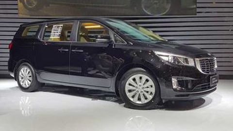 32 Unit Kia Grand Sedona Laku di GIIAS 2016