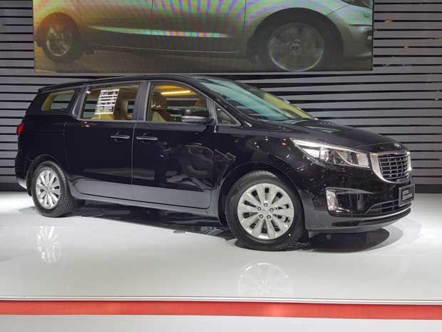 32 Unit Kia Grand Sedona Laku di GIIAS 2016