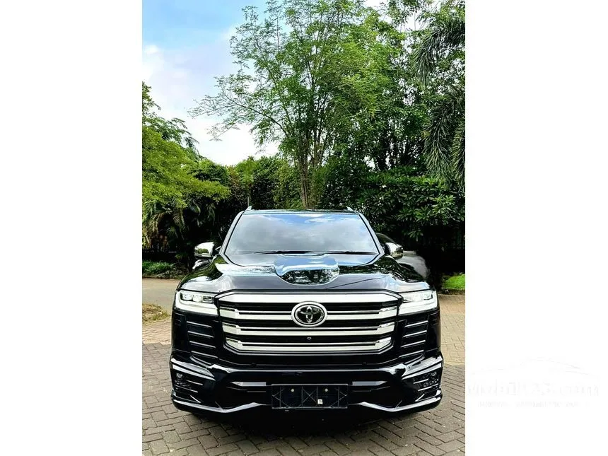 2023 Toyota Land Cruiser 300 VX-R SUV