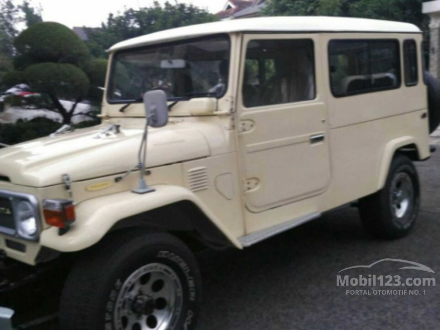 jual mobil toyota land cruiser 1980 4 2 manual 4 2 di jawa barat manual jeep putih rp 375 000 000 4242087 mobil123 com jual mobil toyota land cruiser 1980 4 2 manual 4 2 di jawa barat manual jeep putih rp 375 000 000 4242087 mobil123 com