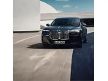 2025 BMW 735i 3.0 M Sport Sedan